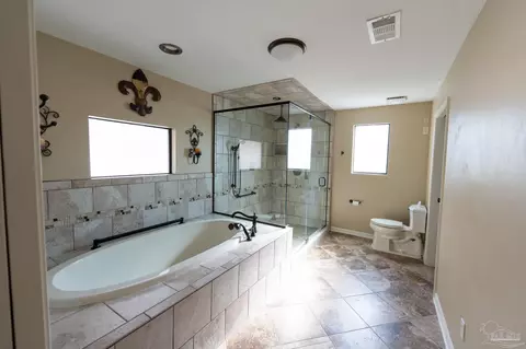 Bath - 7608 River Rd, Milton, FL 32583 photo 3 of 4