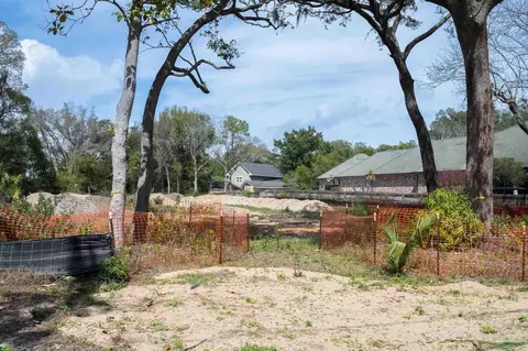 408 Fairpoint Dr, Gulf Breeze, FL 32561
