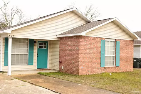 424 Shadow Way Ln, Pensacola, FL 32506
