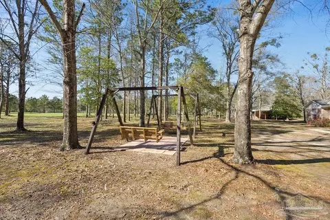 Exterior - 2510 Thomas Mccall Ln, Mcdavid, FL 32568 photo 9 of 13
