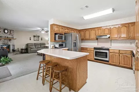 Kitchen - 2510 Thomas Mccall Ln, Mcdavid, FL 32568 photo 3 of 5