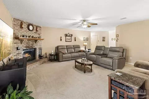 Living - 2510 Thomas Mccall Ln, Mcdavid, FL 32568 photo 1 of 3