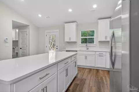 Kitchen - 1056 Barth Rd, Molino, FL 32577 photo 4 of 7