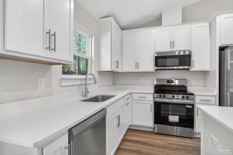Kitchen - 1056 Barth Rd, Molino, FL 32577 photo 2 of 7