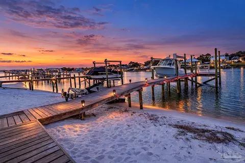 14032 Waterview Dr, Pensacola, FL 32507