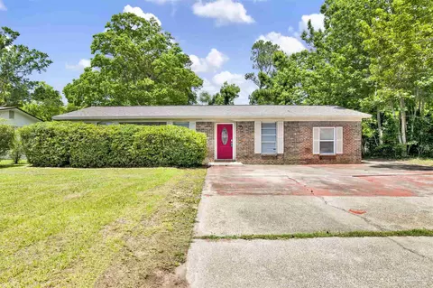 913 Bartow Ave, Pensacola, FL 32507