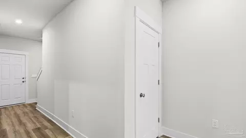 Entry Way - 5938 Greenfield St, Pace, FL 32571 photo 4 of 7