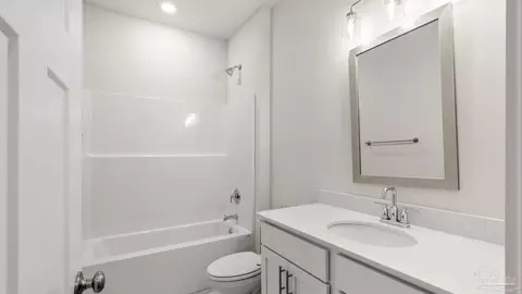 Bath - 5938 Greenfield St, Pace, FL 32571 photo 4 of 4
