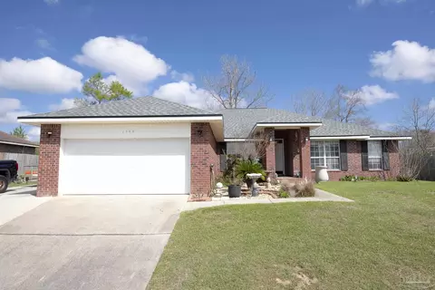1566 Twin Pines Cir, Cantonment, FL 32533