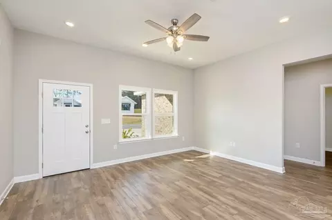 Living - 296 Park Ln, Crestview, FL 32536 photo 3 of 3