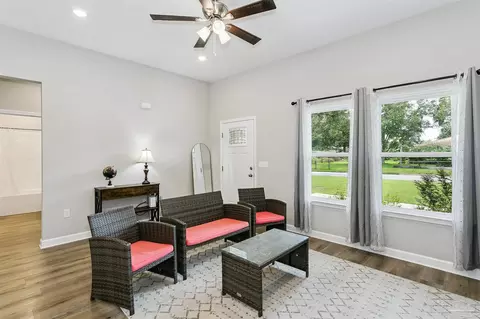 Entry Way - 296 Park Ln, Crestview, FL 32536 photo 2 of 3