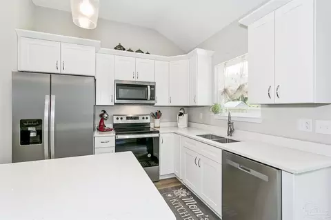 Kitchen - 296 Park Ln, Crestview, FL 32536 photo 1 of 4
