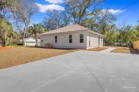 Exterior - 5293 Conecuh St, Milton, FL 32570 photo 3 of 6