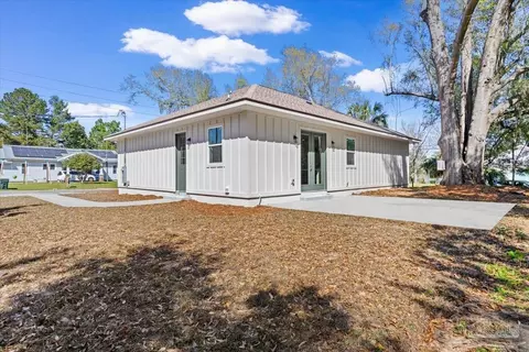 Exterior - 5293 Conecuh St, Milton, FL 32570 photo 5 of 6