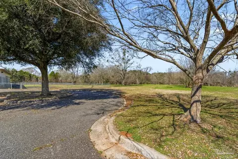 Exterior - 2828 Harvest Rd, Jay, FL 32565 photo 10 of 17