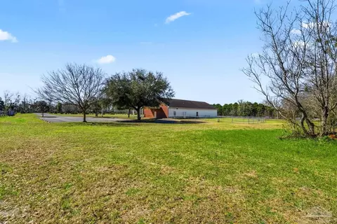 Exterior - 2828 Harvest Rd, Jay, FL 32565 photo 9 of 17