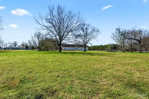 Exterior - 2828 Harvest Rd, Jay, FL 32565 photo 8 of 17