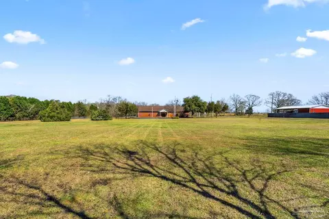 Exterior - 2828 Harvest Rd, Jay, FL 32565 photo 14 of 17