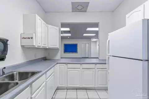 Kitchen - 2828 Harvest Rd, Jay, FL 32565 photo 1 of 2