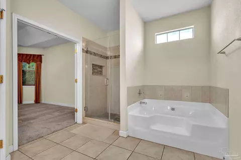 Bath - 4401 Essex Terrace Cir, Pace, FL 32571 photo 3 of 3