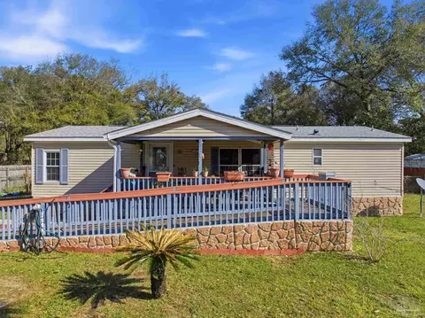 8962 Bluebell St, Milton, FL 32583