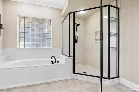 Bath - 2822 Frederick St, Cantonment, FL 32533 photo 4 of 4