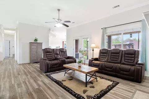 Entry Way - 2822 Frederick St, Cantonment, FL 32533 photo 2 of 4