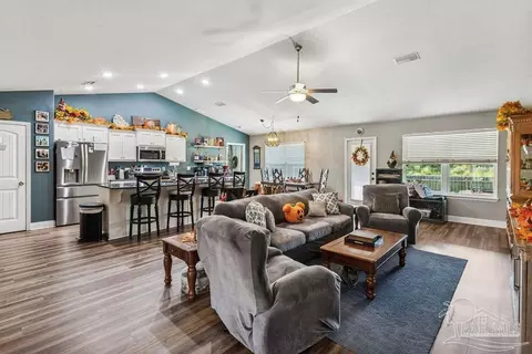 Entry Way - 5653 Burr St, Milton, FL 32570 photo 2 of 2