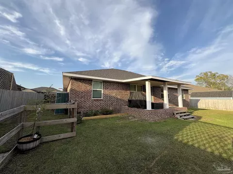 Exterior - 5653 Burr St, Milton, FL 32570 photo 2 of 3