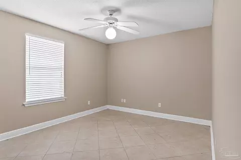 Bedroom - 3243 Moss Pt Ln, Cantonment, FL 32533 photo 4 of 4