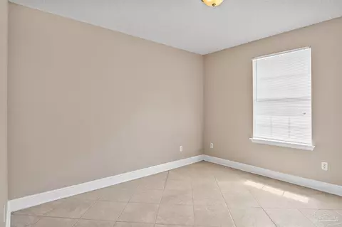 Bedroom - 3243 Moss Pt Ln, Cantonment, FL 32533 photo 3 of 4