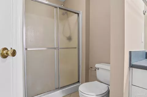 Bath - 3243 Moss Pt Ln, Cantonment, FL 32533 photo 2 of 3