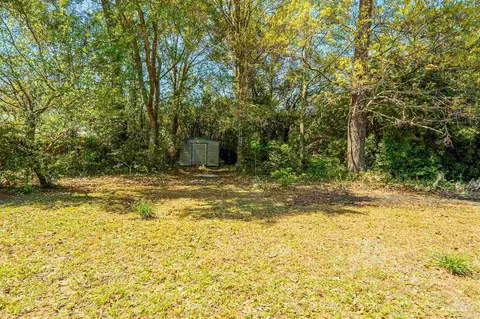 Exterior - 3243 Moss Pt Ln, Cantonment, FL 32533 photo 5 of 6
