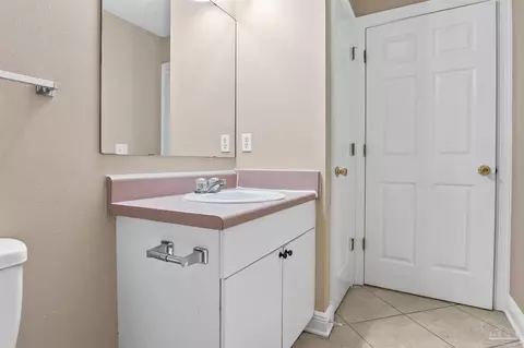Bath - 3243 Moss Pt Ln, Cantonment, FL 32533 photo 3 of 3
