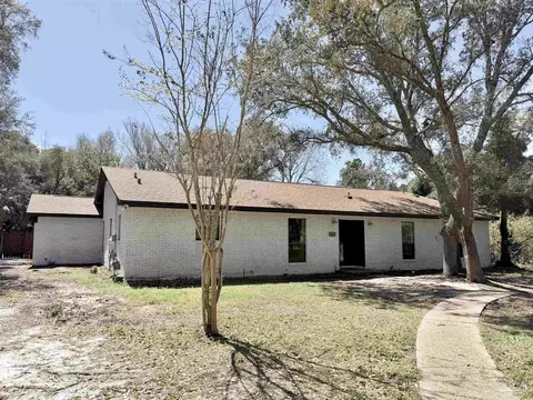 1556 Oak Shore Dr, Gulf Breeze, FL 32563