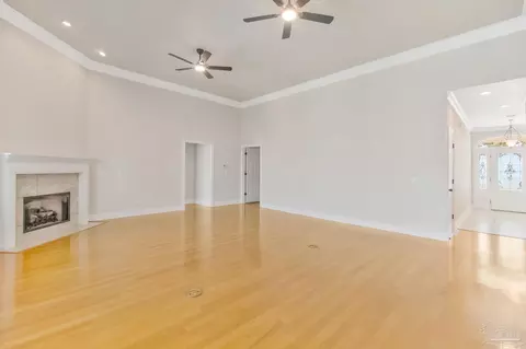 Living - 7808 Petersen Pt Rd, Milton, FL 32583 photo 1 of 4