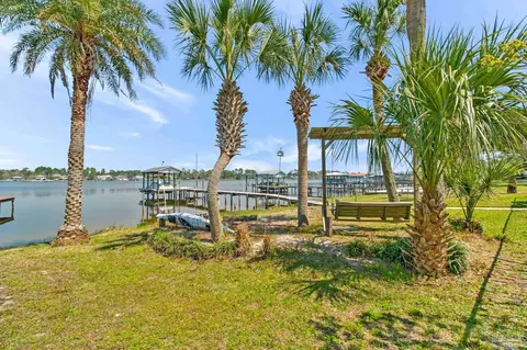 Exterior - 7808 Petersen Pt Rd, Milton, FL 32583 photo 7 of 23