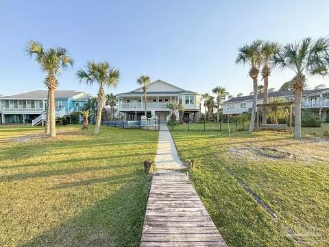 Exterior - 7808 Petersen Pt Rd, Milton, FL 32583 photo 4 of 23