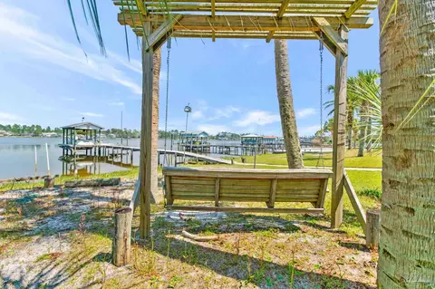 Exterior - 7808 Petersen Pt Rd, Milton, FL 32583 photo 6 of 23