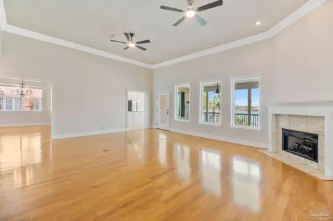 Living - 7808 Petersen Pt Rd, Milton, FL 32583 photo 3 of 4