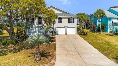 Exterior - 7808 Petersen Pt Rd, Milton, FL 32583 photo 1 of 23