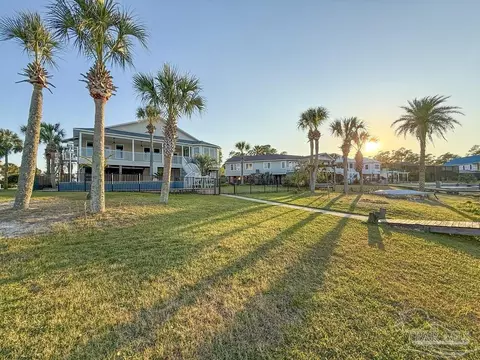 Exterior - 7808 Petersen Pt Rd, Milton, FL 32583 photo 5 of 23