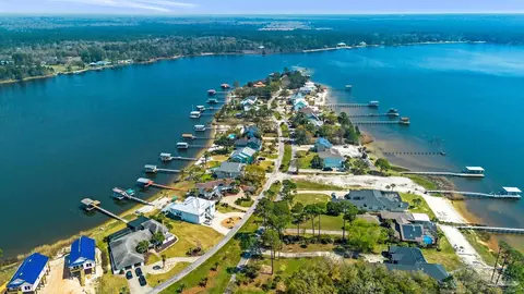 View/Area - 7808 Petersen Pt Rd, Milton, FL 32583 photo 3 of 7