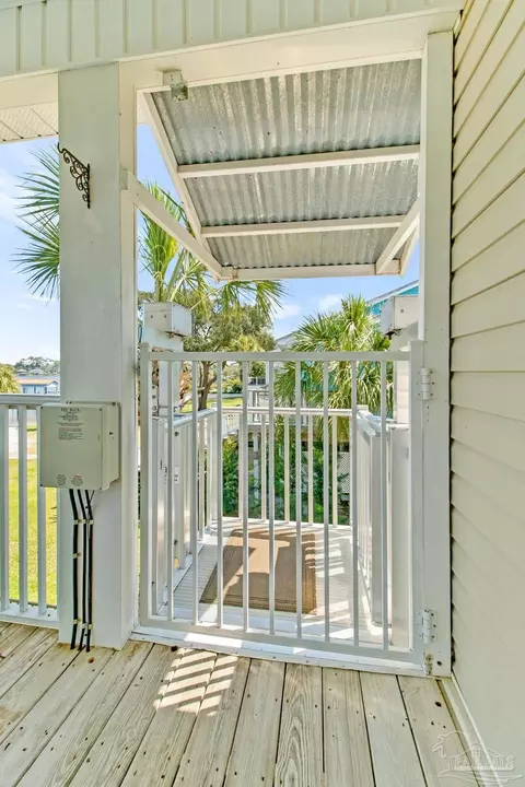 Exterior - 7808 Petersen Pt Rd, Milton, FL 32583 photo 16 of 23