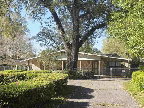 6412 W Fairfield Dr, Pensacola, FL 32506