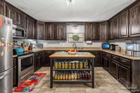 Kitchen - 1998 Sid Hayes Rd, Jay, FL 32565 photo 1 of 5