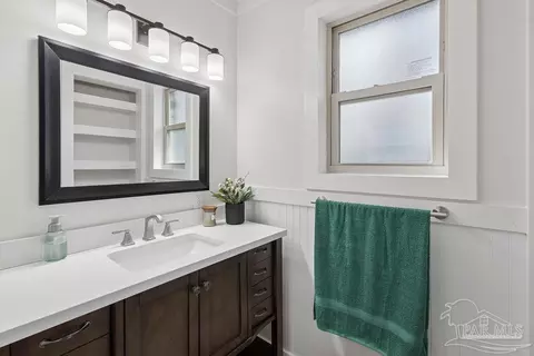 Bath - 10841 Luker Way # A, Jay, FL 32565 photo 6 of 9