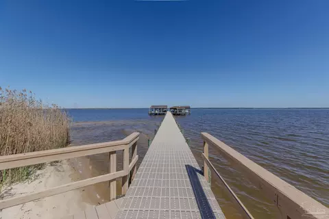 3 W Cypress Pt W, Pensacola, FL 32514