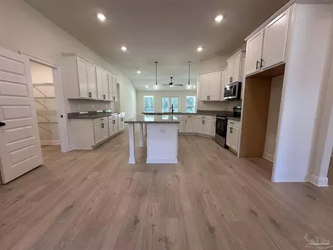 Kitchen - 5223 Wahoo Rd, Pace, FL 32571 photo 5 of 8
