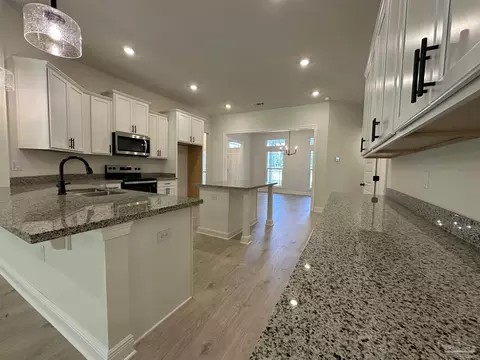 Kitchen - 5223 Wahoo Rd, Pace, FL 32571 photo 3 of 8
